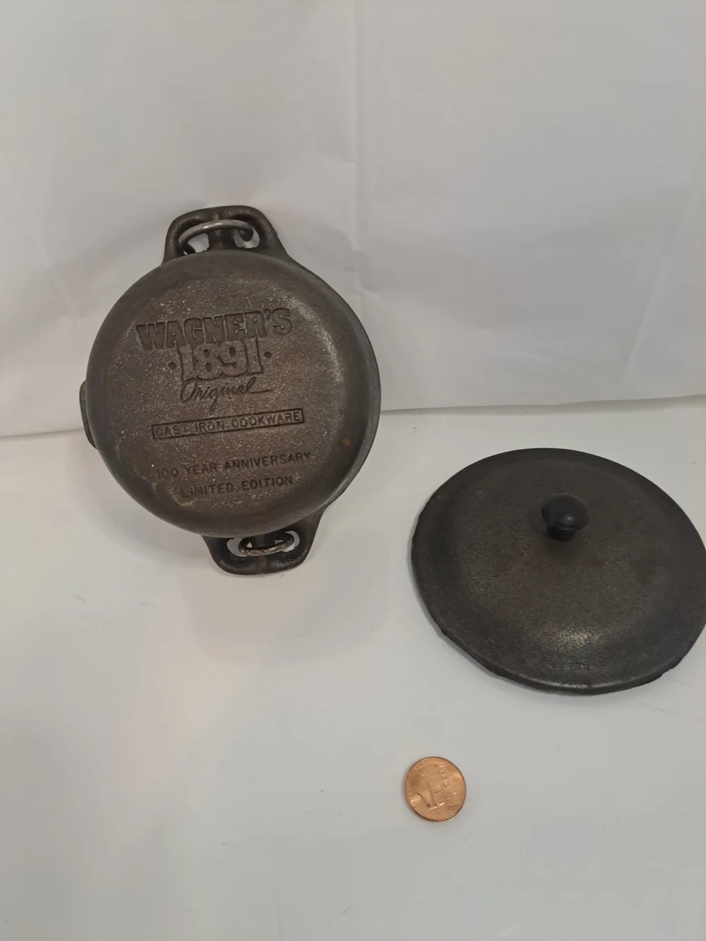 Mini Cast Iron Dutch Oven with Bail Handle - Black